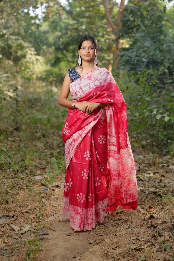 Red_Woven_Hand_Batik_Cotton_Silk_Saree_With_Running_Blouse