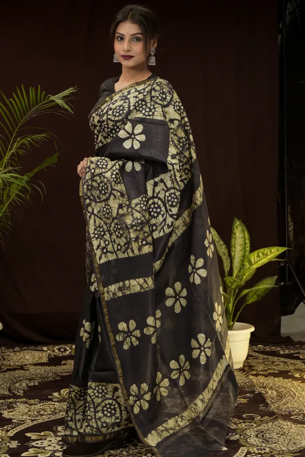 Black_Woven_Hand_Batik_Cotton_Silk_Saree_With_Running_Blouse_For_Women