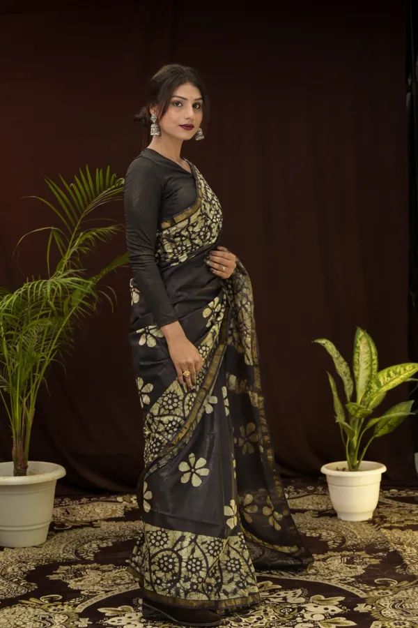 Black_Woven_Hand_Batik_Cotton_Silk_Saree_With_Running_Blouse_For_Women