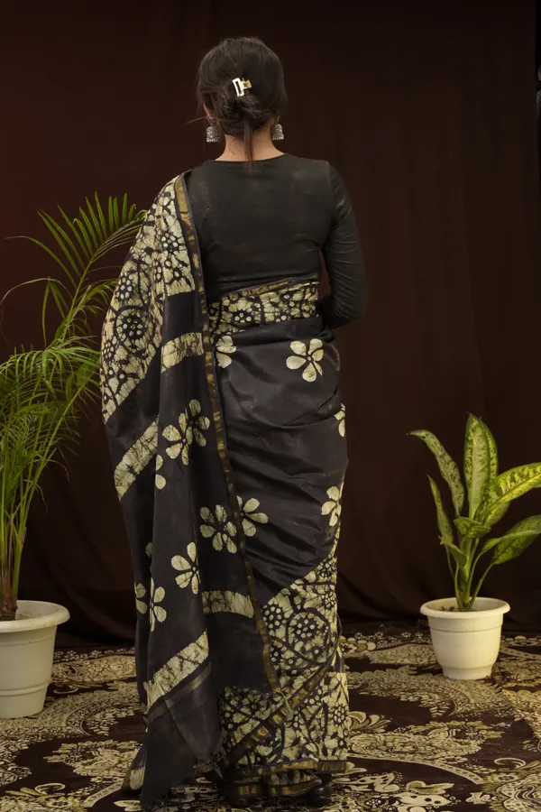 Black_Woven_Hand_Batik_Cotton_Silk_Saree_With_Running_Blouse_For_Women