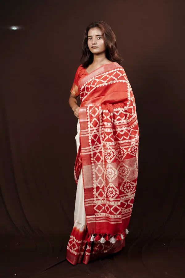 Red/white_Woven_Batik_Cotton_Linen_saree_With_Running_Blouse_for_Women_