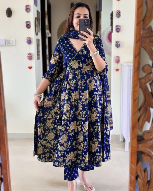 Angrakha_Style_Anarkali_Kurta_Set_with_Dupatta_For_Womens_And_Girls