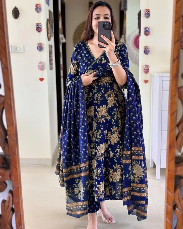 Angrakha_Style_Anarkali_Kurta_Set_with_Dupatta_For_Womens_And_Girls