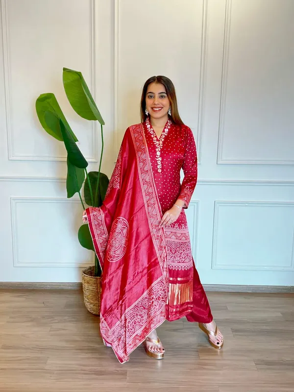 Beautiful_Heavy_Quality_Chinon_Silk_Fabric_Kurta_Pant_And_Dupatta_Set_For_Women's