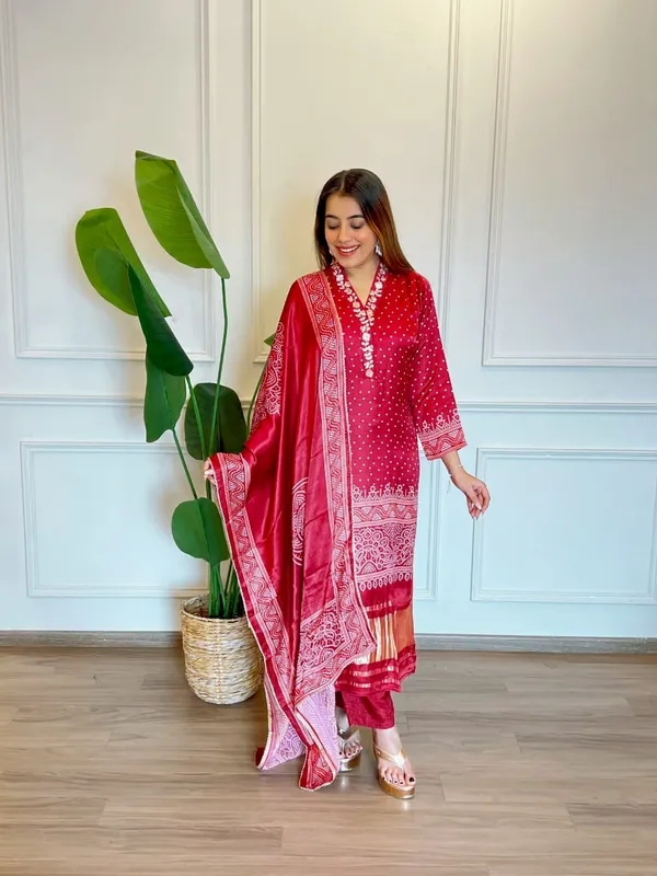Beautiful_Heavy_Quality_Chinon_Silk_Fabric_Kurta_Pant_And_Dupatta_Set_For_Women's