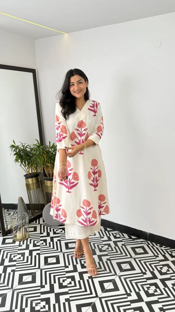 Beautiful_Printed_Cotton_Cord_Set__Cream_Base_Flower_Print__With_Side_Pocket