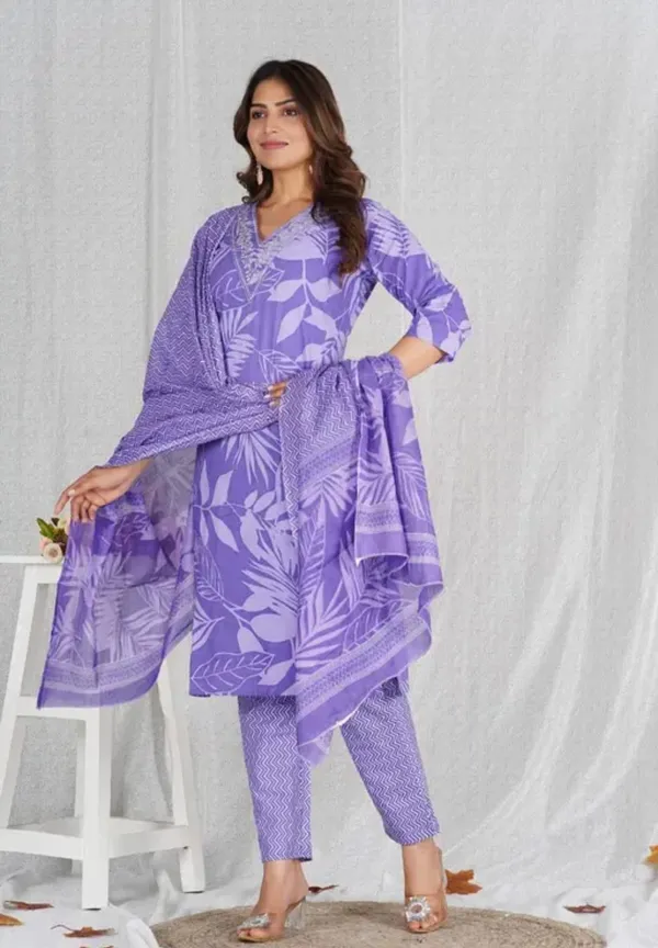 Beautiful_Purple_Cotton_Kurta_Set_With_a_Matching_Dupatta_And_Trousers,_Featuring_a_Floral_Or_Leaf_Print.