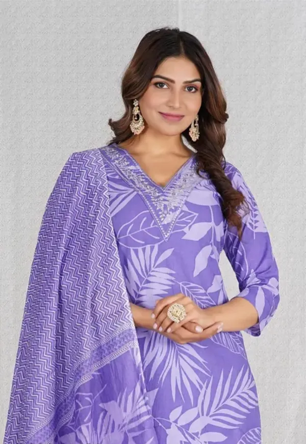 Beautiful_Purple_Cotton_Kurta_Set_With_a_Matching_Dupatta_And_Trousers,_Featuring_a_Floral_Or_Leaf_Print.