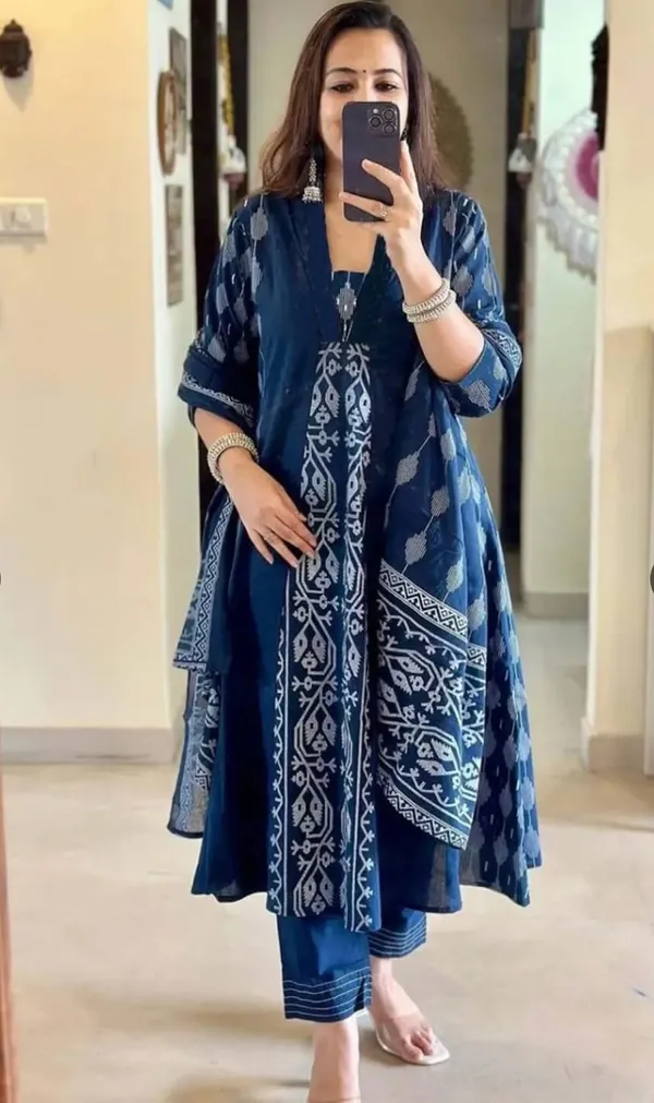 Beautiful_Traditional__Pure_Cotton_Long_Kurta_With_Pant_And_Dupatta_Set_For_Women's_And_Girl's