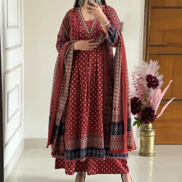 Ethnic_Motifs_Printed_V-Neck_Kurta_Pant_And_Dupatta_Set_For_Women's