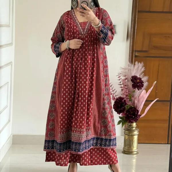 Ethnic_Motifs_Printed_V-Neck_Kurta_Pant_And_Dupatta_Set_For_Women's
