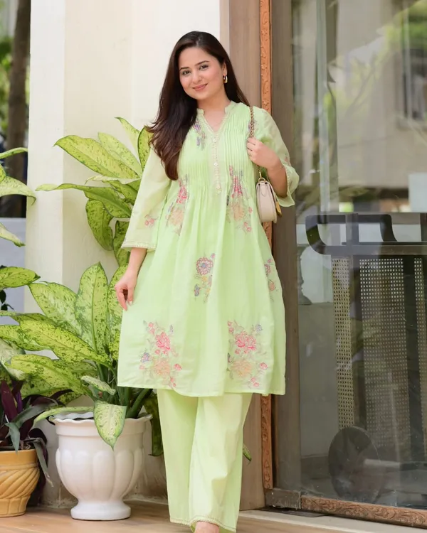 Green_Embroidered_Print_Work_Cotton_Co-Ord_Set
