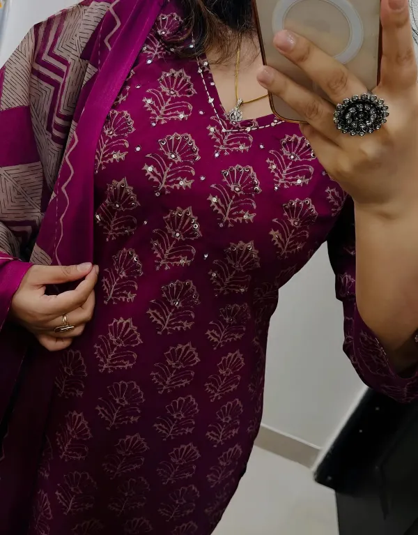 Heavy_Cotton_Embroidered_Pink_Printed_Kurta_Pant_And_Dupatta_Set