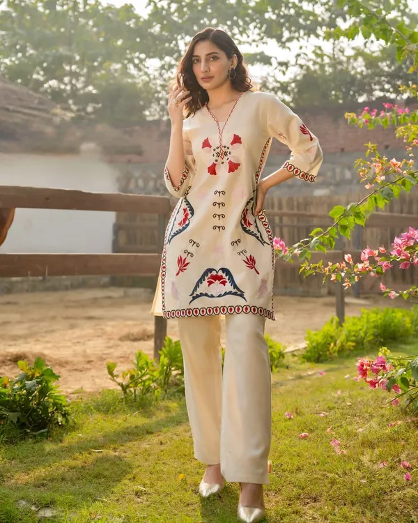 Lvory_Red_Threaded_Festive_Cotton_Co-ord_Set_For_Women's_And_Girls