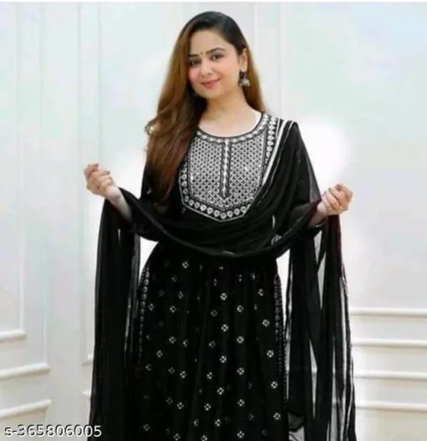Nayra_Cut_Women_Attractive_Kurti_Set_(_Black_)