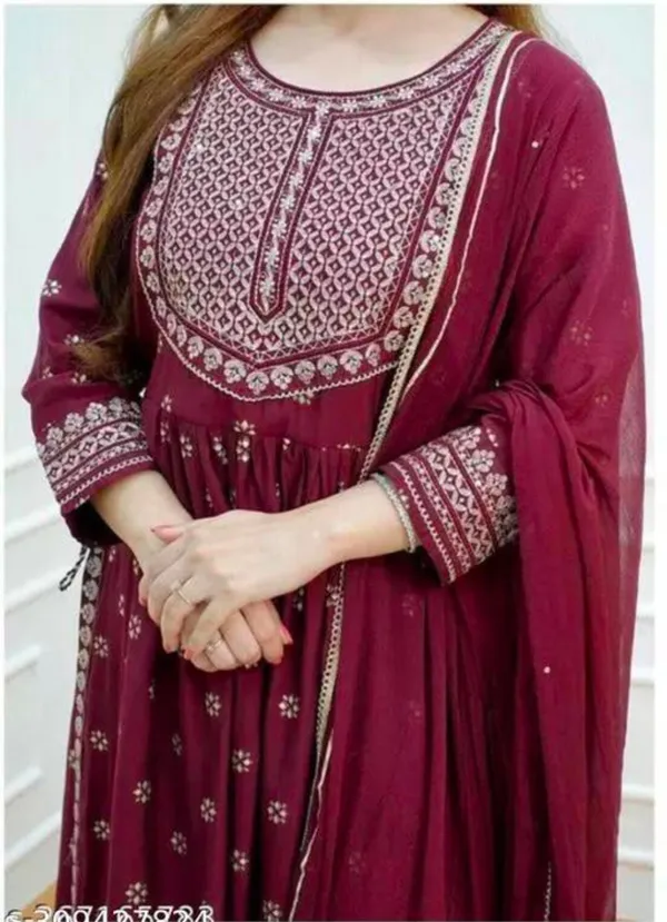 Nayra_Cut_Women_Attractive_Kurti_Set_(_Maroon_)