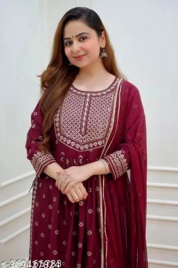 Nayra_Cut_Women_Attractive_Kurti_Set_(_Maroon_)
