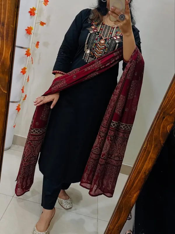 New_Anarkali_Style_Kurta_Pant_With_Dupatta_Set_For_Women's_&_Girls