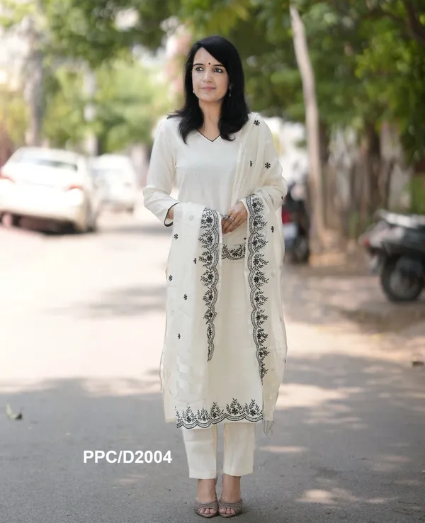 Off_White_Pure_Cotton_Embroidery_Kurta_Set_For_Women's