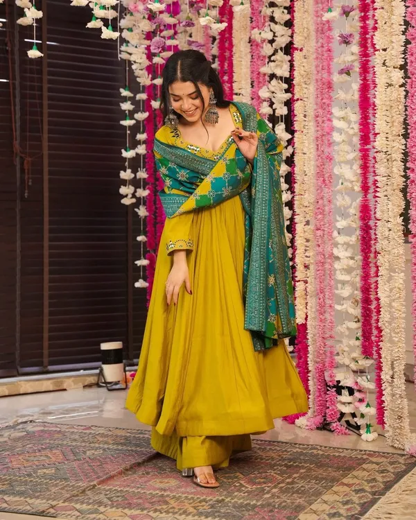 Trendy_Ethnic_Motifs_Embroidered_Chanderi_Silk_Kurta_With_Palazzos_&_Dupatta_Set_For_Women_And_Girl's