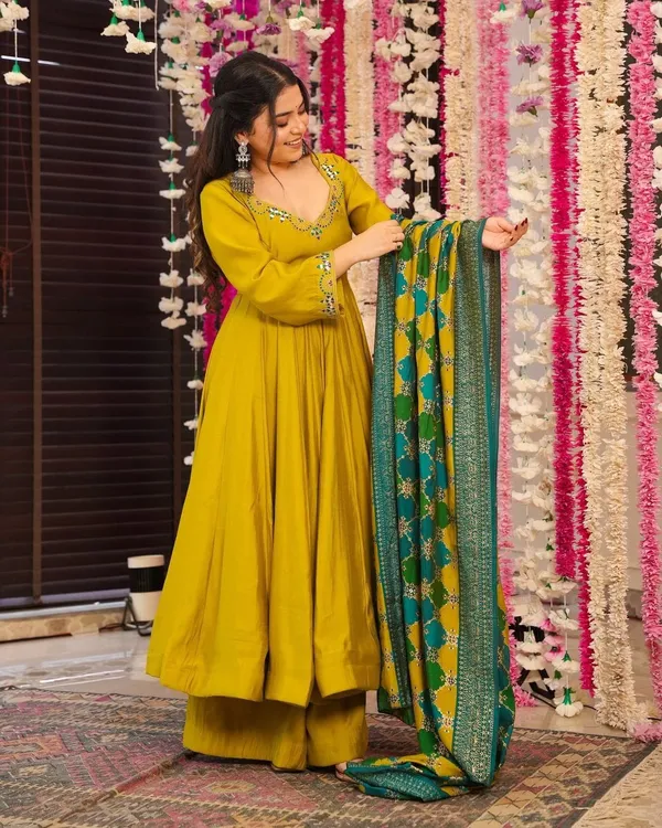 Trendy_Ethnic_Motifs_Embroidered_Chanderi_Silk_Kurta_With_Palazzos_&_Dupatta_Set_For_Women_And_Girl's