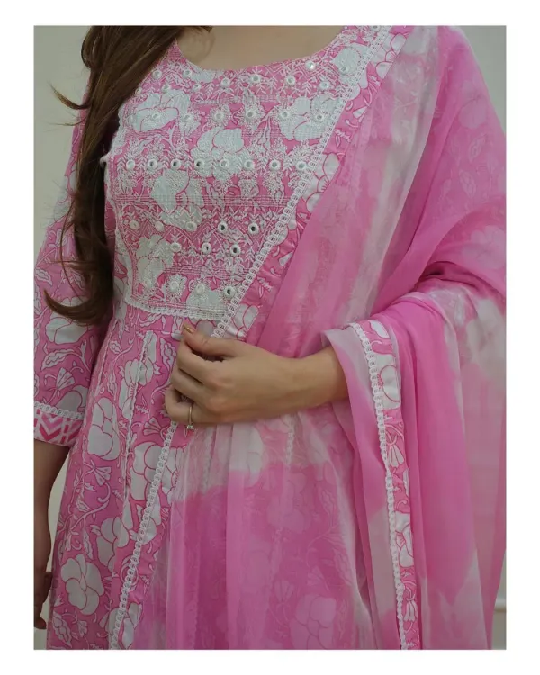 Trendy_Premium_Pure_Rayon_Anarkali_Kurti_Set_with_Gotta_Embroidery_Work_For_Women's_And_Girl's