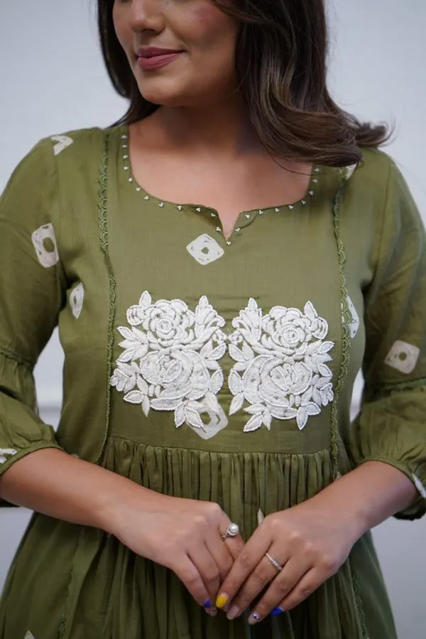 Trendy_Women_Printed_&_Embroidered_Kurta_Pant_Set