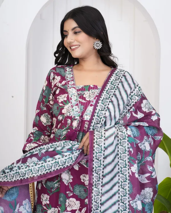 Women_Floral_Print_Straight_Kurta_Set