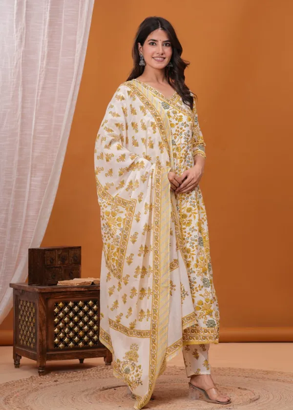 Women_Floral_Printed_Cotton_Kurta_with_Trouser_&_Dupatta