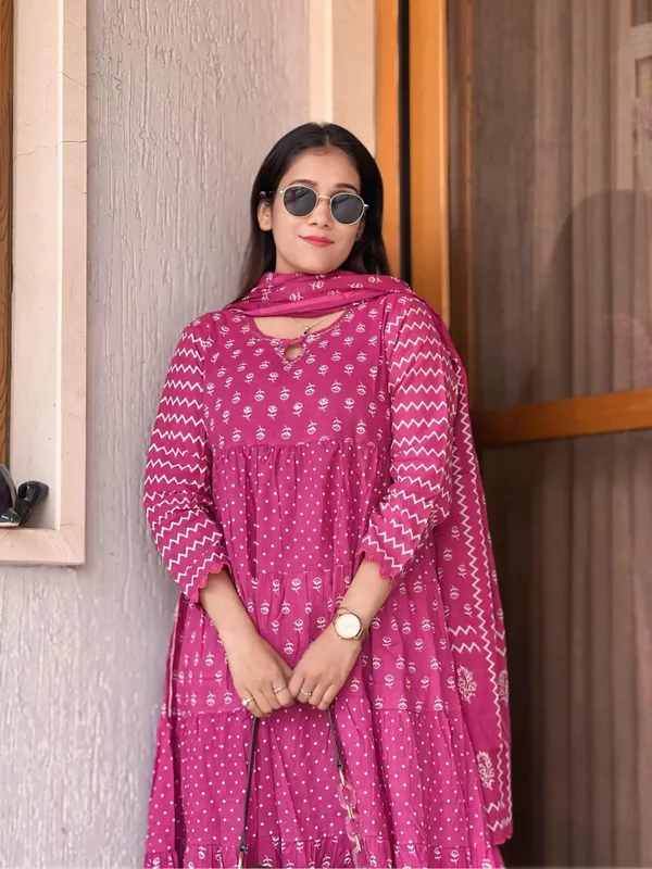 Women's_Printed_Cotton_Kurta_&_Pant_Or_Dupatta_Set