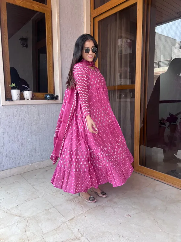 Women's_Printed_Cotton_Kurta_&_Pant_Or_Dupatta_Set