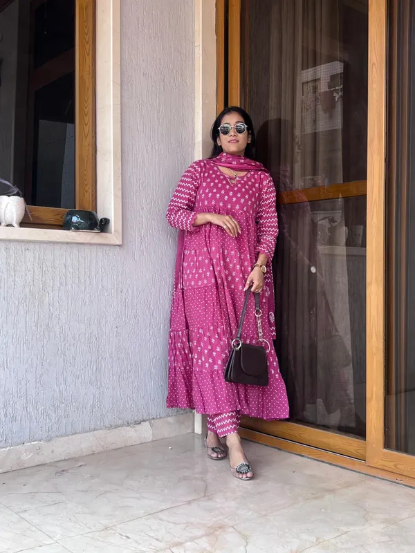 Women's_Printed_Cotton_Kurta_&_Pant_Or_Dupatta_Set