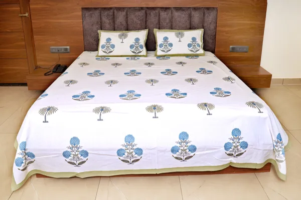 Multicolor_Cotton_Hand_Block_Printed_Flowers_Bedsheet_300TC_(108_X_108_inch)_(King_Size)