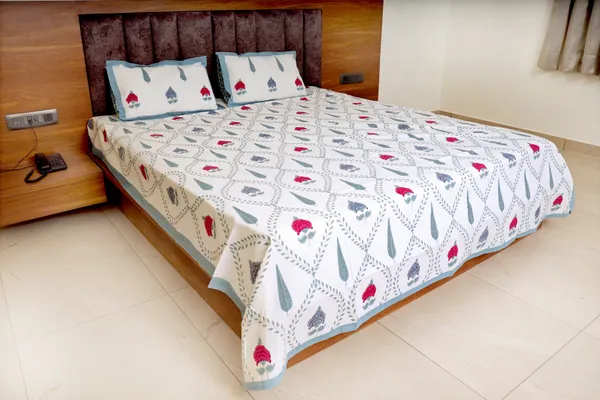Multicolor_Cotton_Hand_Block_Printed_Leaves_&_Roses_Bedsheet_300TC_(_90_X_108_)_Inch_(Queen_Size))