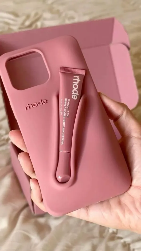 Clothemyphone_iPhone_Silicone_Phone_Cover_With_Built-In_Lip_Tint_Holder