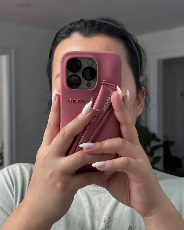 Clothemyphone_iPhone_Silicone_Phone_Cover_With_Built-In_Lip_Tint_Holder