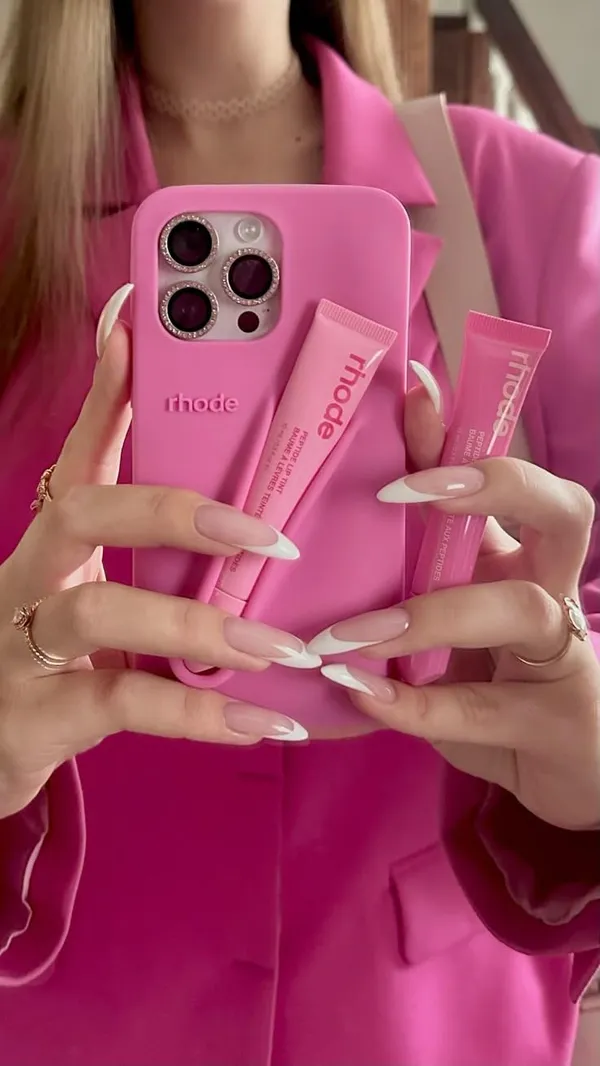 Clothemyphone_iPhone_Silicone_Phone_Cover_With_Built-In_Lip_Tint_Holder