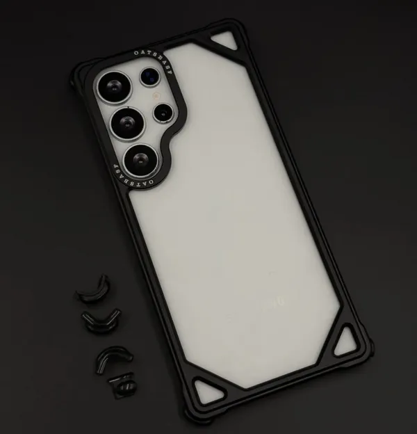 Aegis_Edge_Armor_MagSafe_Case,_Black