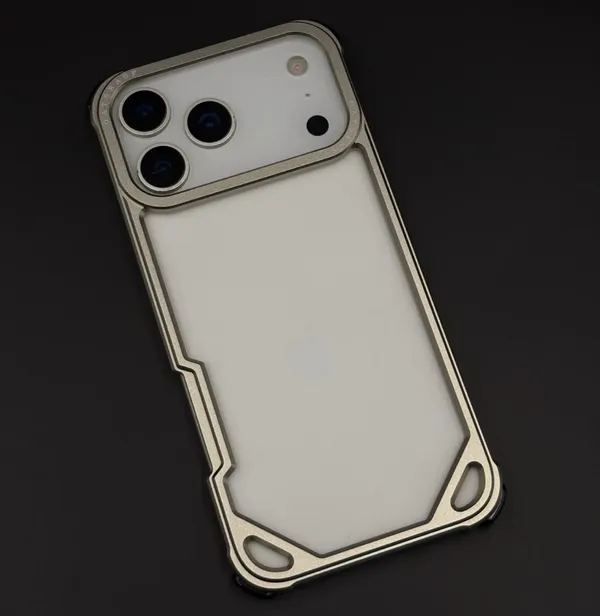 Aegis_Edge_Armor_MagSafe_Case,_Titanium