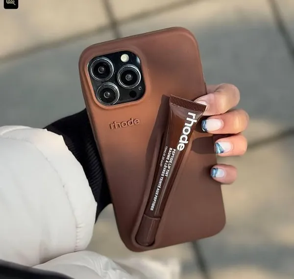 Clothemyphone_iPhone_Silicone_Phone_Cover_With_Built-In_Lip_Tint_Holder