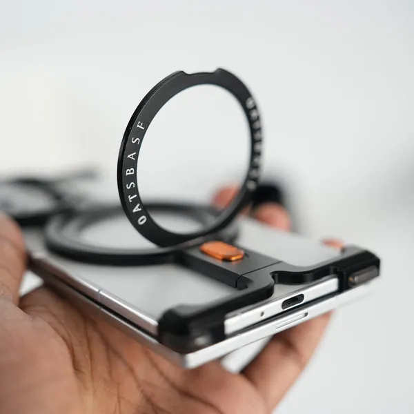 Galaxy_Fold_7_Metal_Frameless_Bumper_Case_With_Rotating_Stand