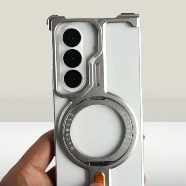 Galaxy_Fold_7_Metal_Frameless_Bumper_Case_With_Rotating_Stand