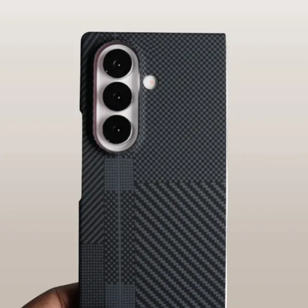 Galaxy_Z_Fold_7_Carbon_Fiber_Texture_Design_-_Black