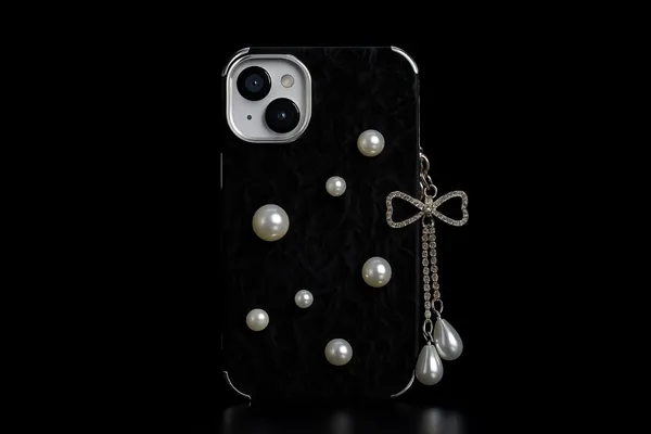 Black_Apple_iPhone_Diamond_Velvet_stud_Back_Cover_&_Case