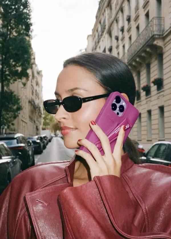 Clothemyphone_iPhone_Silicone_Phone_Cover_With_Built-In_Lip_Tint_Holder