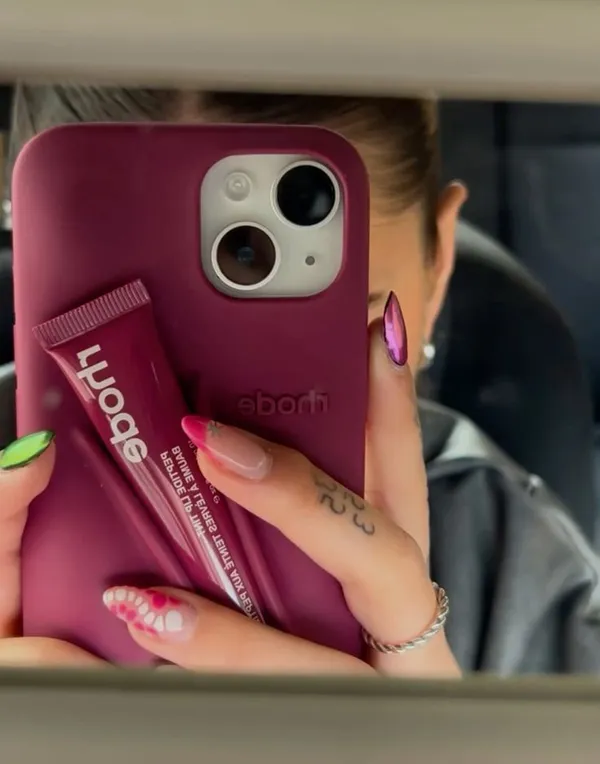 Clothemyphone_iPhone_Silicone_Phone_Cover_With_Built-In_Lip_Tint_Holder