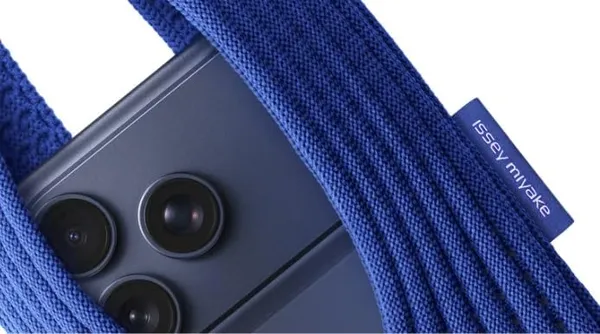 Ribbed_Phone_Pocket_Sling,_Colorful_Crossbody_Phone_Holder,_80_cm_Long,_Compatible_with_All_Models_(Navy_Blue)