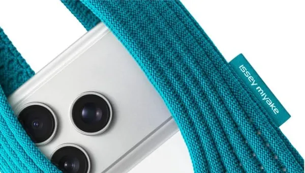 Ribbed_Phone_Pocket_Sling,_Colorful_Crossbody_Phone_Holder,_80_cm_Long,_Compatible_with_All_Models_(Teal)