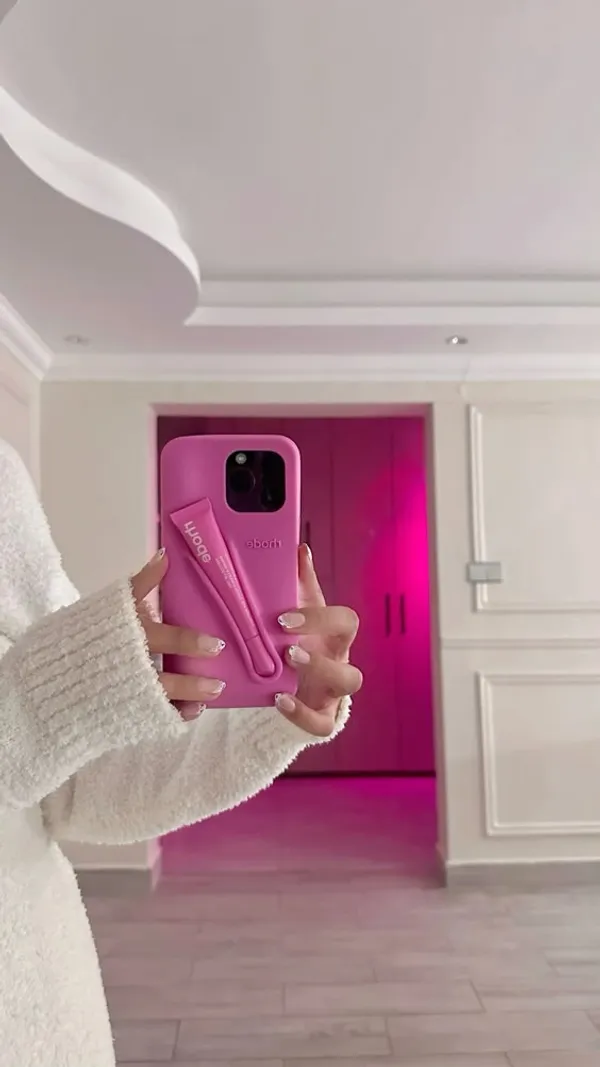 Clothemyphone_iPhone_Silicone_Phone_Cover_With_Built-In_Lip_Tint_Holder