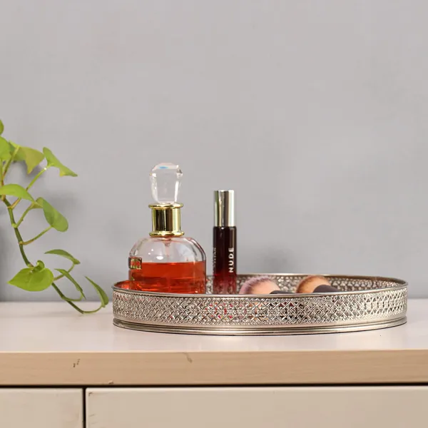Gold_Plated_Round_Glass_Mirror_Tray_(25L_X_25W_X_3H_Cm)